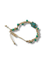 Pulsera Artesanal con Tortuguita y Cuentas Verdes